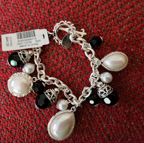 Set of Chicos Earrings and White House Black Market bracelet - Picture 3 of 6